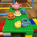 レゴでメルちゃんのダイニングテーブルを作ってみた